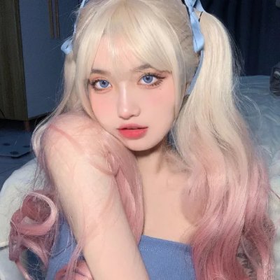 腰间持枪